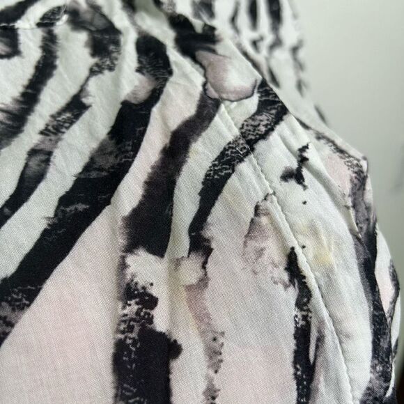 Cloth & Stone Black White Animal Print Button Front Long Sleeve Top Size M - Picture 8 of 9